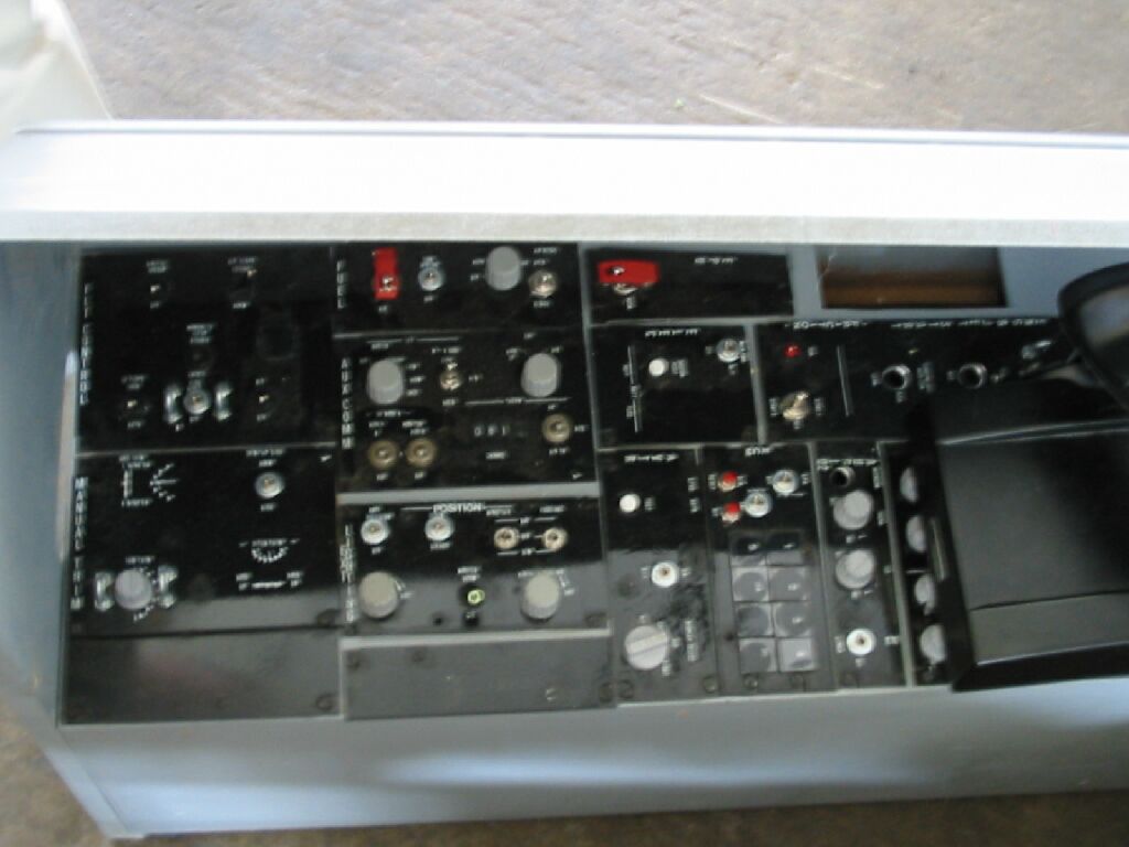 104 Cockpit7.JPG